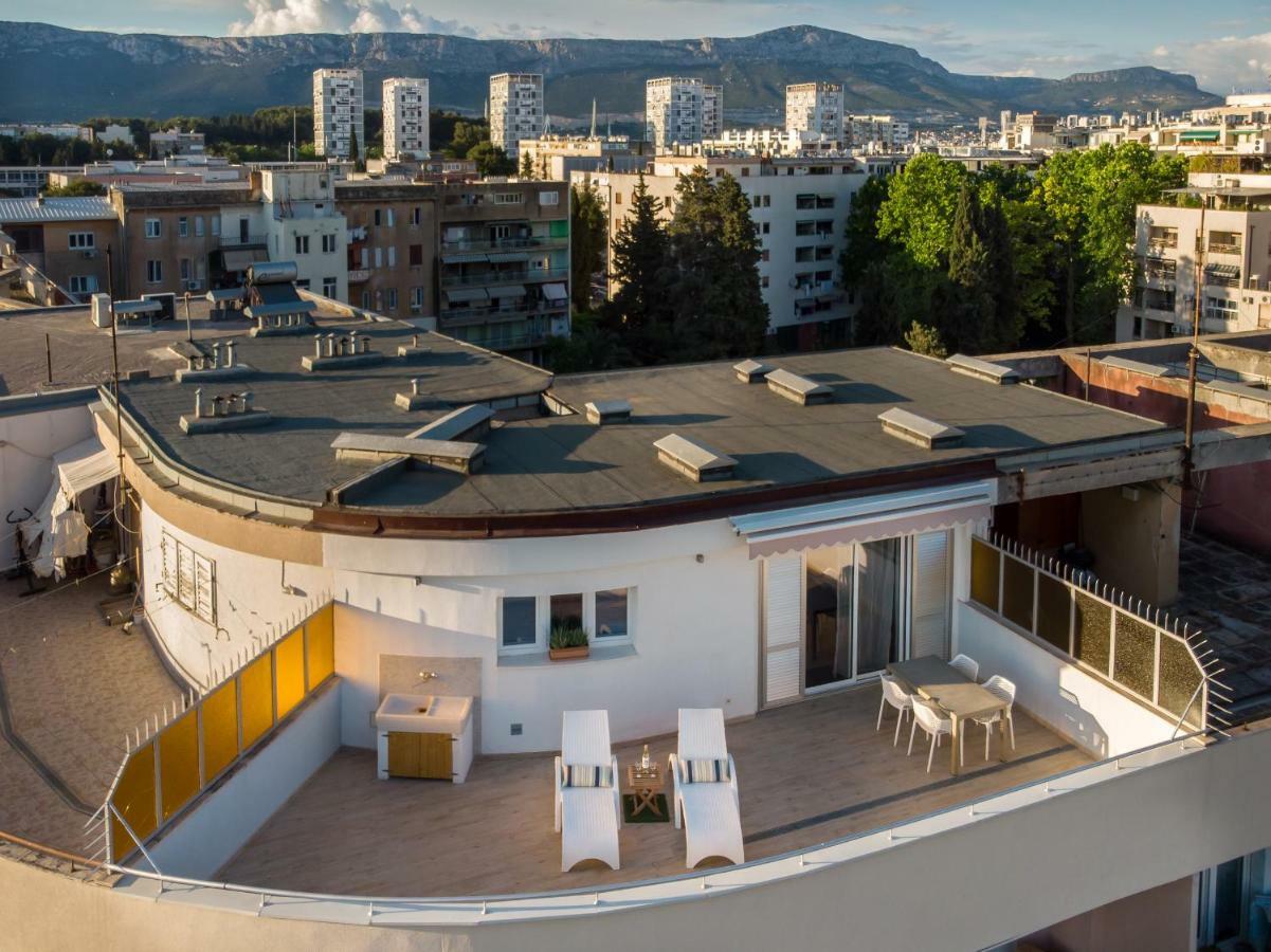 Sunny Rooftop Split Exterior photo